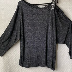 Soft by Avenue Glittery Blk/Silver Top-22-24